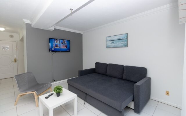 341 APT Hollywood Beach