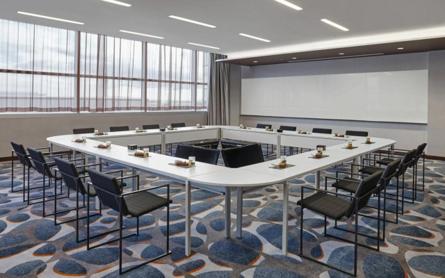 Calgary Airport Marriott In-Terminal Hotel