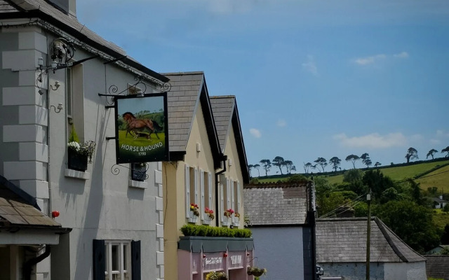 The Horse & Hound