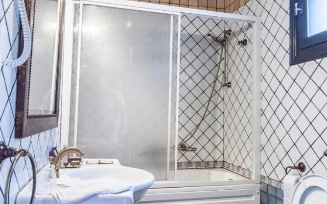 Ostra Menalon Luxury Suites
