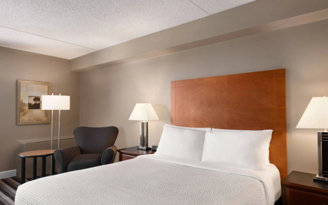 Royal Hotel Calgary, Trademark Collection by Wyndham