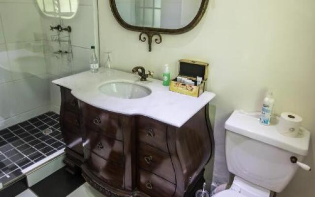 Godiva Spa & Guesthouse