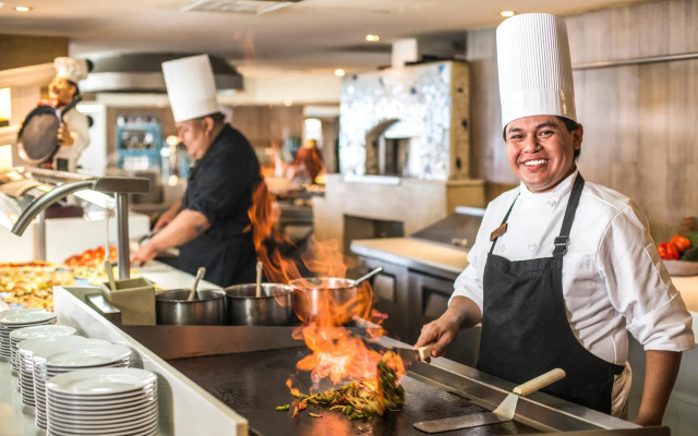 Wyndham Alltra Cancun All Inclusive Resort