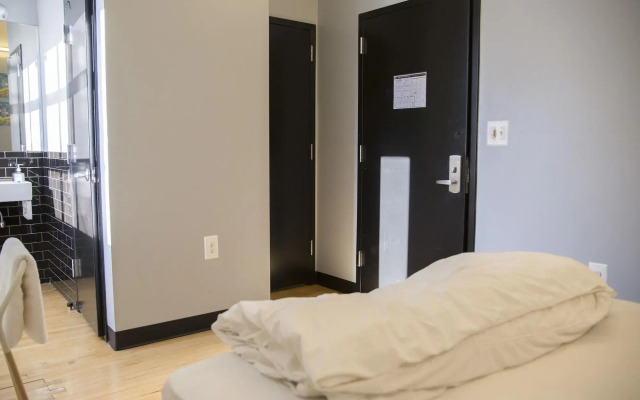 The Local - Hostel