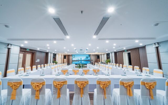 Rex Quang Binh Hotel