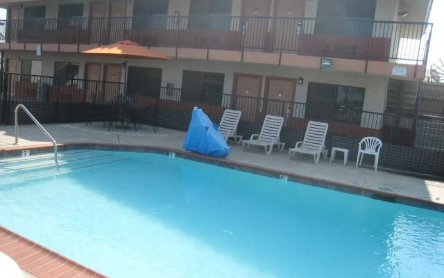 Motel 8