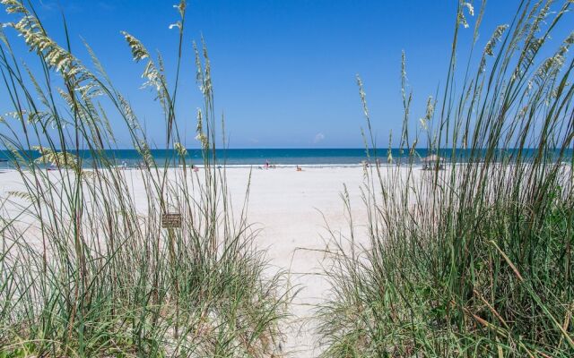 Sea Spray Beach House by Vtrips