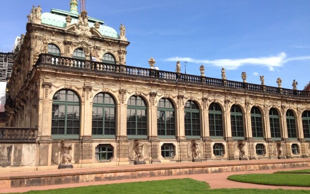 A Studio For 2 3 People In The World Famous City Of Dresden