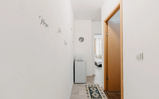 Studio Piata Amzei NR.1 (17 A)