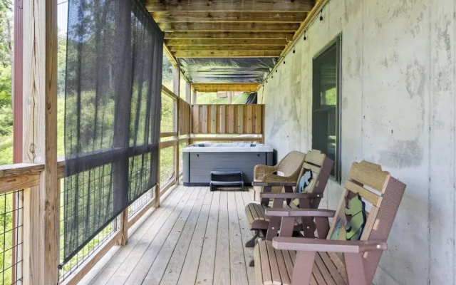 Climbing To New Heights 2 Bedroom Cabin