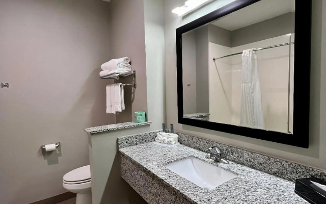 Catoosa Inn & Suites