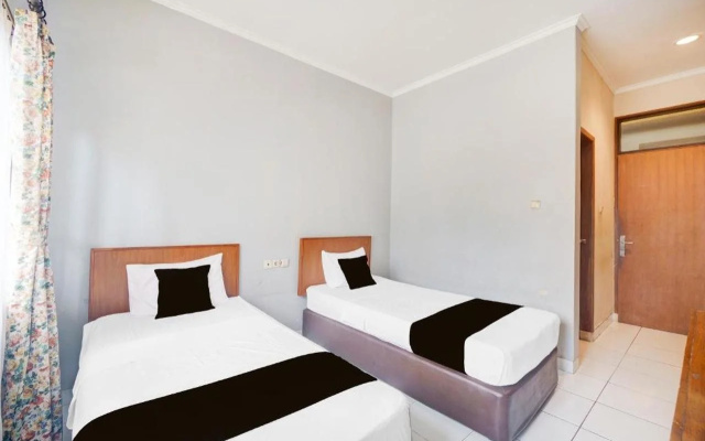 Hotel O Bogor near Taman Safari formerly Hotel Rudian 1 – Guest Rooms – Cisarua