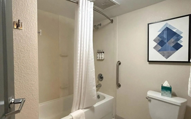 Candlewood Suites Indianapolis Downtown Medical District by IHG