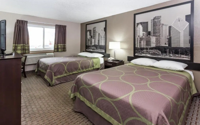 Super 8 Mundelein/Libertyville Area