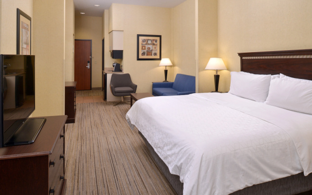 Holiday Inn Express & Suites Nampa - Idaho Center by IHG