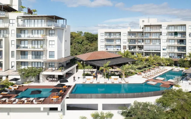 Ourfriends Condo by Acomodo
