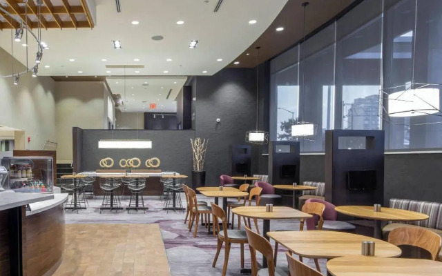 Courtyard New York QueensFresh Meadows