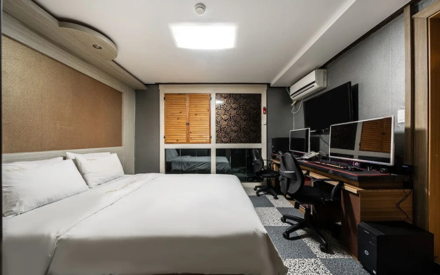 Incheon Hotel W