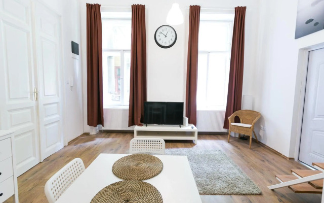 Cosy Studio in Heart of Budapest (RK80B)