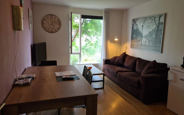 Royale en schone accommodatie met dakterras