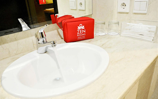 ZEN Rooms Bandengan Selatan