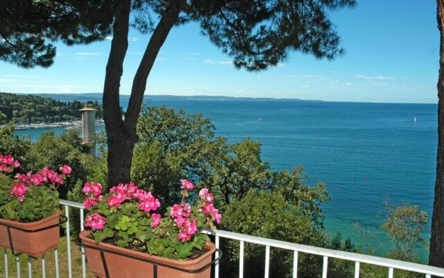 Hotel Riviera & Maximilians