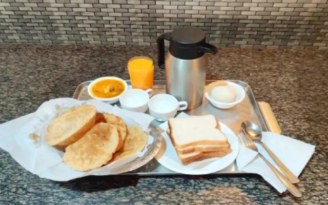 Goroomgo Royal Crown Puri