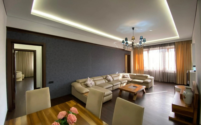 Northern Avenue, 3 bedrooms Luxury, New Renovated apartment TT666