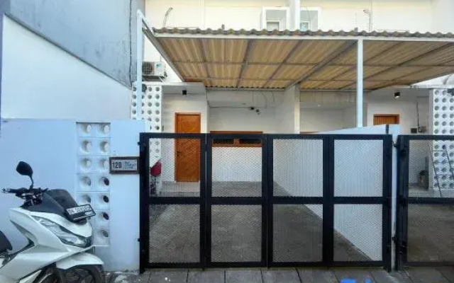 Private Room in Villa 10 Mins To Sanur Beach