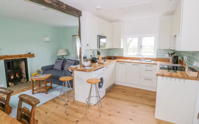 Wigrams Canalside Cottage