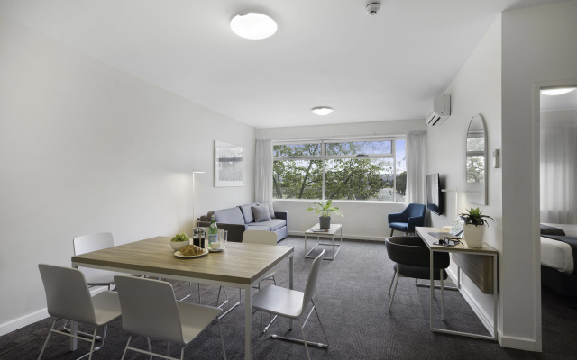 Quest Mawson Lakes