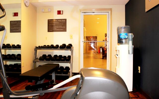 Quality Suites Waldorf