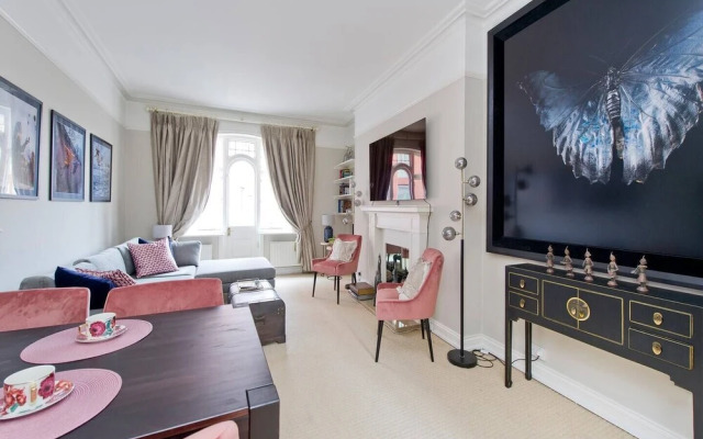 Luxurious 2-Bed Apt, 5 mins from Buckingham Palace