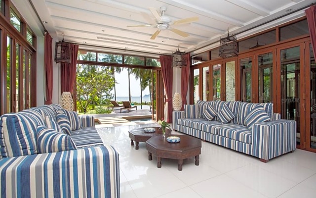 Amatapura Beachfront Villa 12