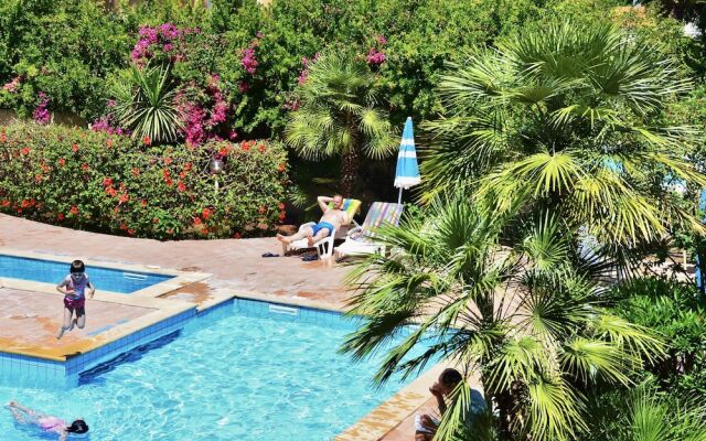 Residence with pool in Alghero