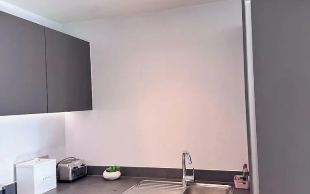 City Centre - 2-bed High Rise Apartment - Sleeps 4