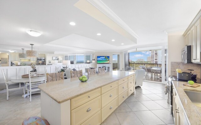 Cozy Beachfront Getaway With Pool and spa