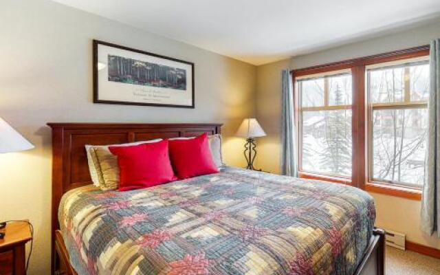 Eagle Springs East 201: Horsetail Suite