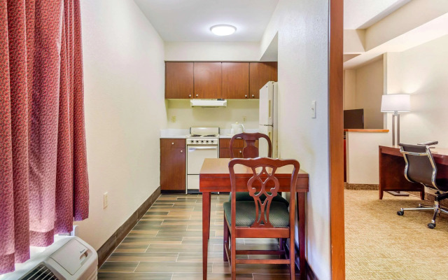 Quality Inn & Suites Olde Town