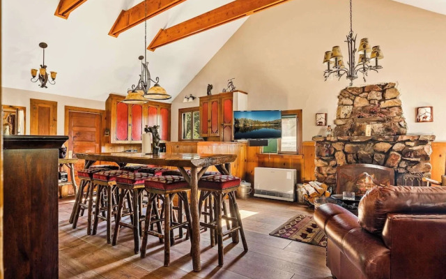 Whispering Pines Walk to Bear Mountain!