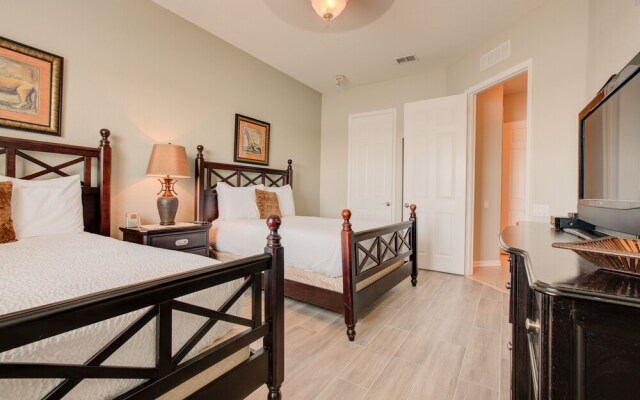 Penthouse w/ Spectacular Lakeview! Near Disney