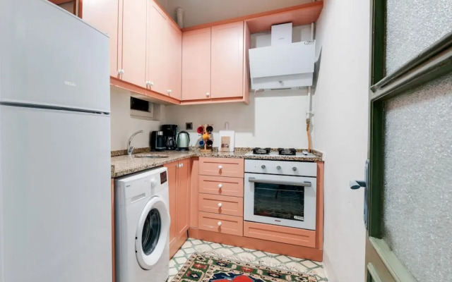 Cozy Flat With Balcony 5 min to Galata Tower