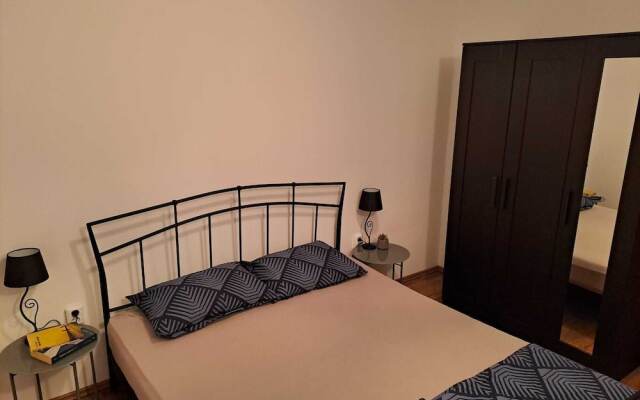 Apartments Arsen 928