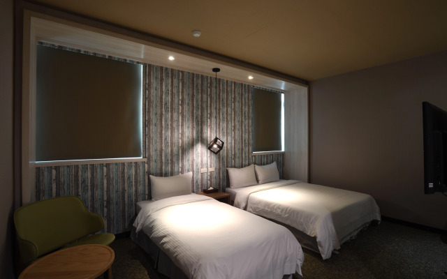 East Dragon Hotel