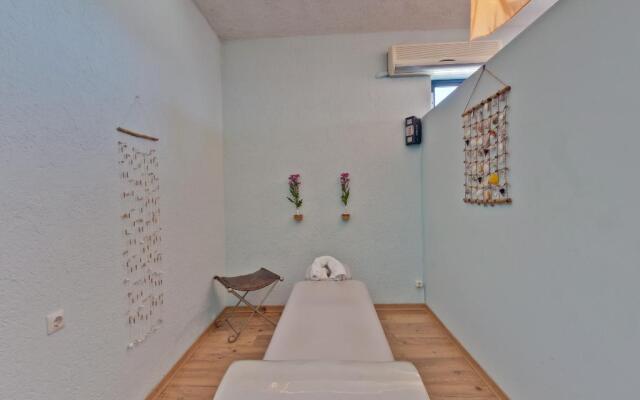 Adrakos Apartments - Adults Only