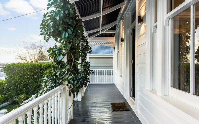 Timeless Executive Family Home - Spa
