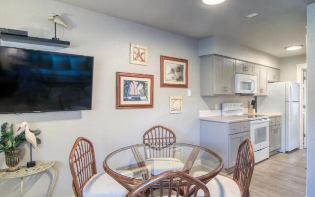 Courtyard #114 Condo