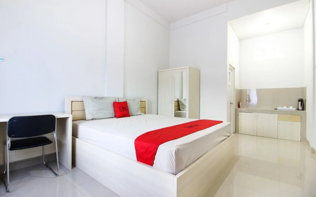 RedDoorz Syariah @ Griya Izzara Guest House