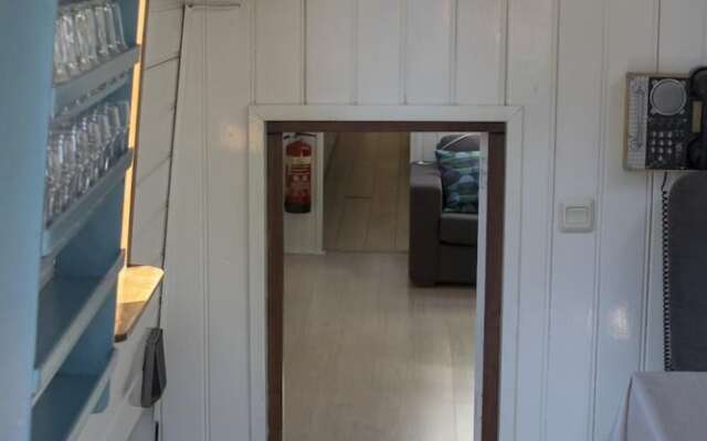 Boat apartment Rotterdam Hoop