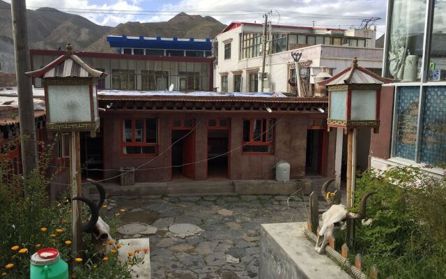 Yangkor Tibetan Homestay - Hostel